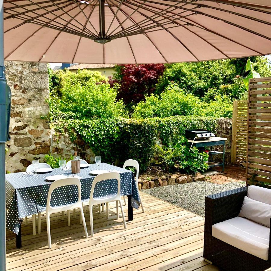 Maison Hirondelles Gites Mezieres-sur-Issoire Екстериор снимка