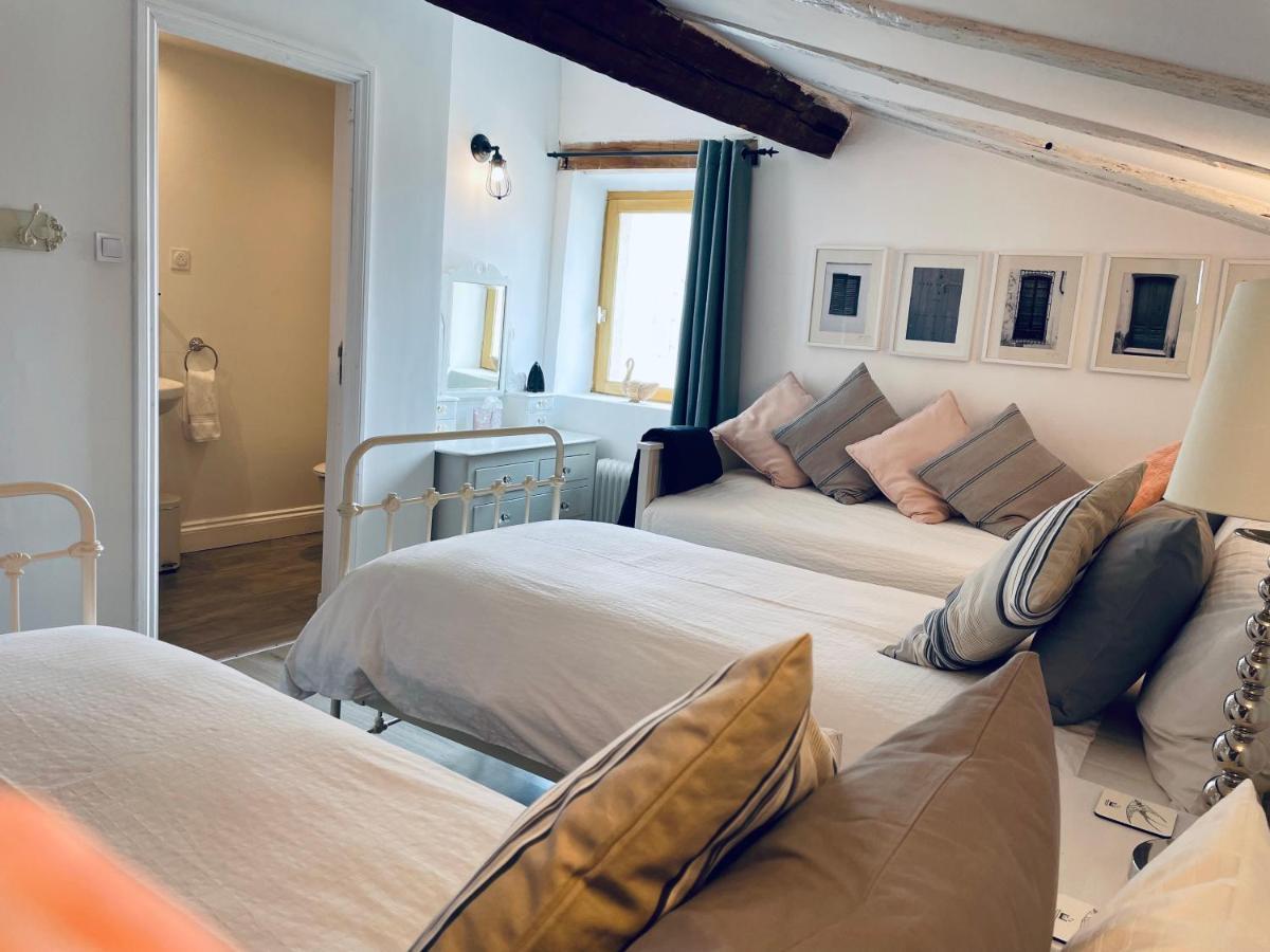 Maison Hirondelles Gites Mezieres-sur-Issoire Екстериор снимка