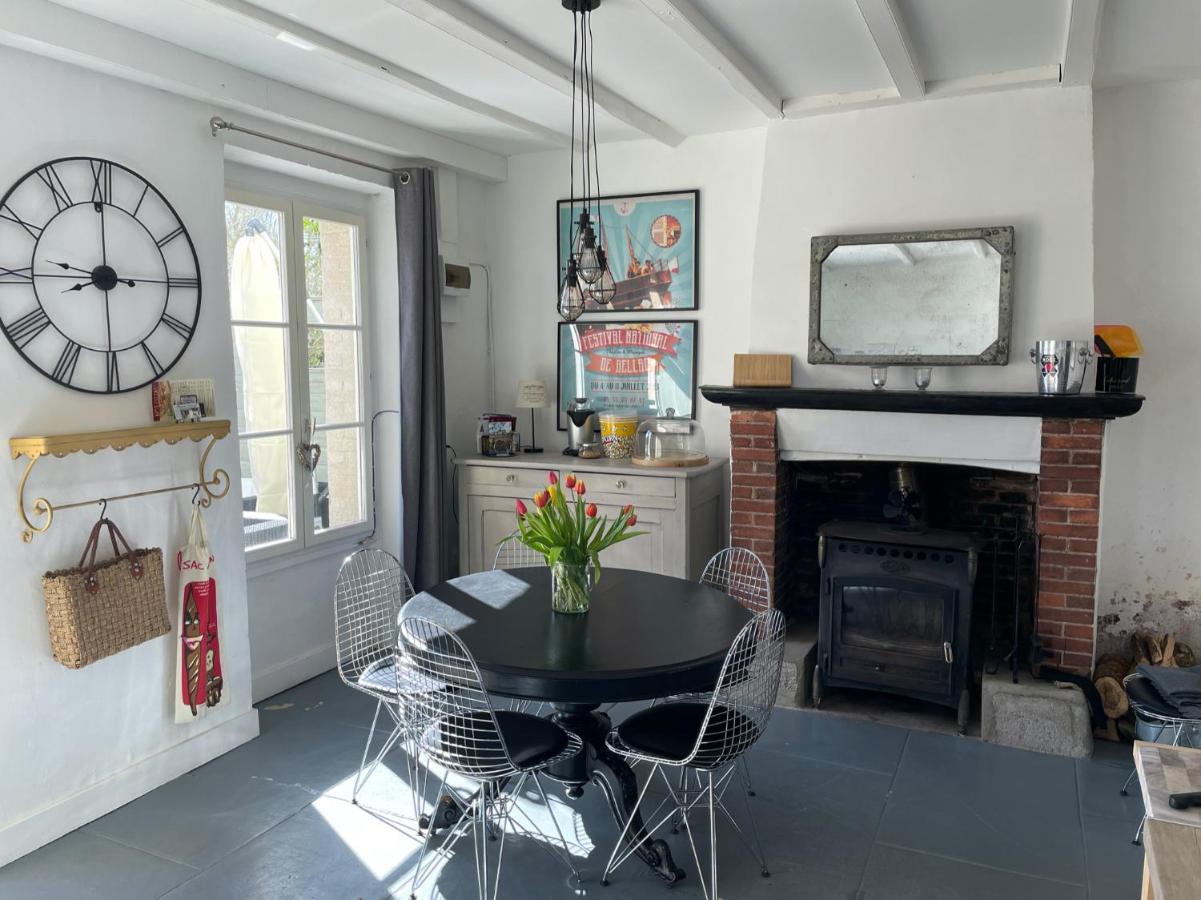 Maison Hirondelles Gites Mezieres-sur-Issoire Екстериор снимка