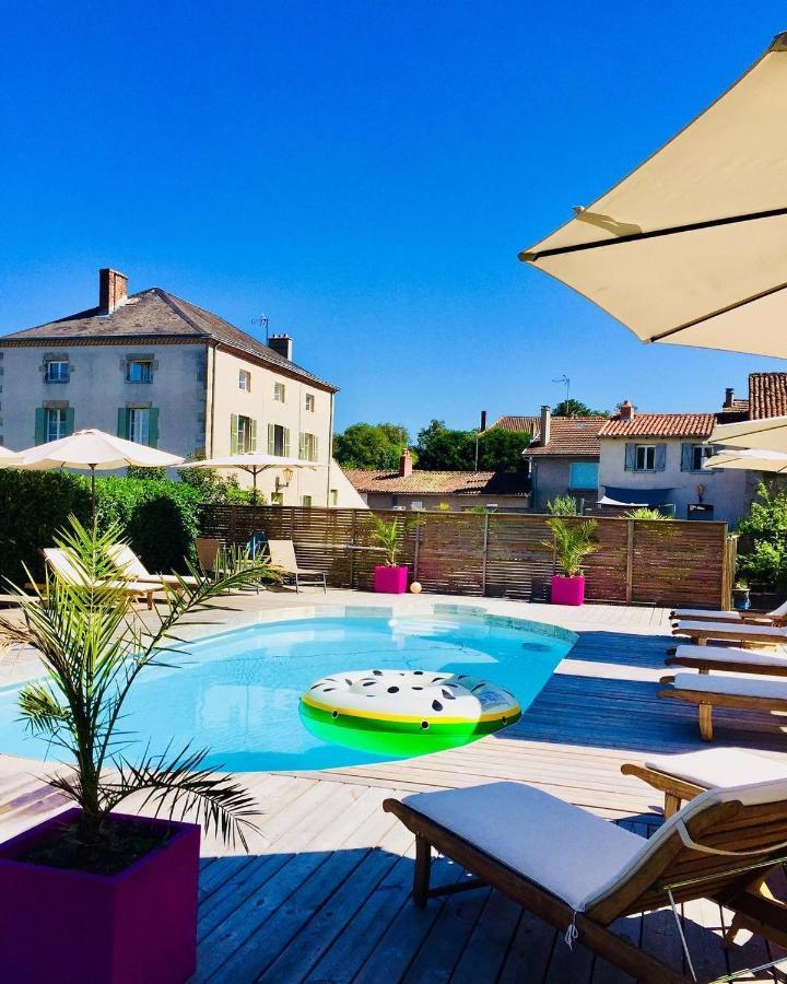 Maison Hirondelles Gites Mezieres-sur-Issoire Екстериор снимка