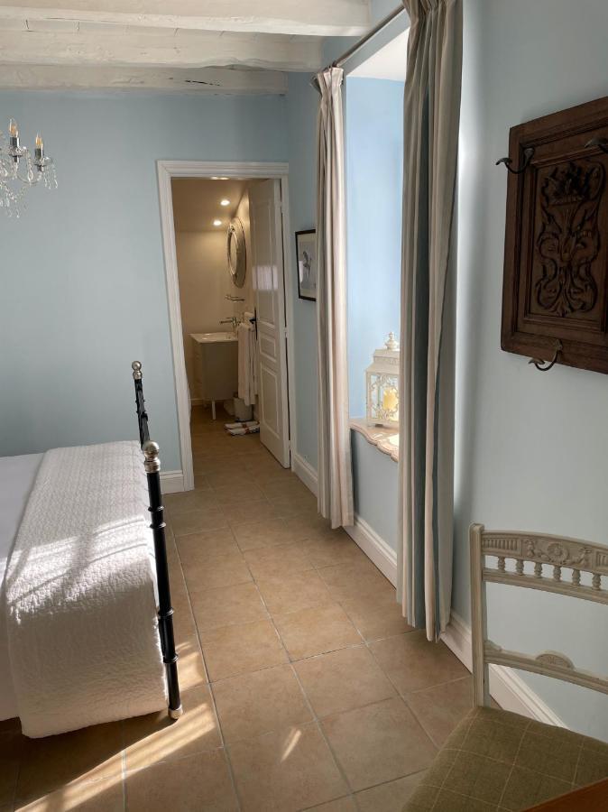 Maison Hirondelles Gites Mezieres-sur-Issoire Екстериор снимка